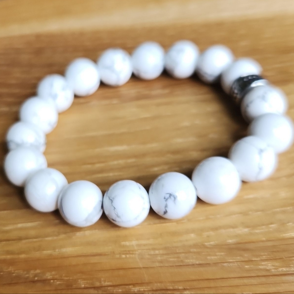 White Howlite Beads Bracelet, Stretch, Hand Crafted - Picture 7 of 9